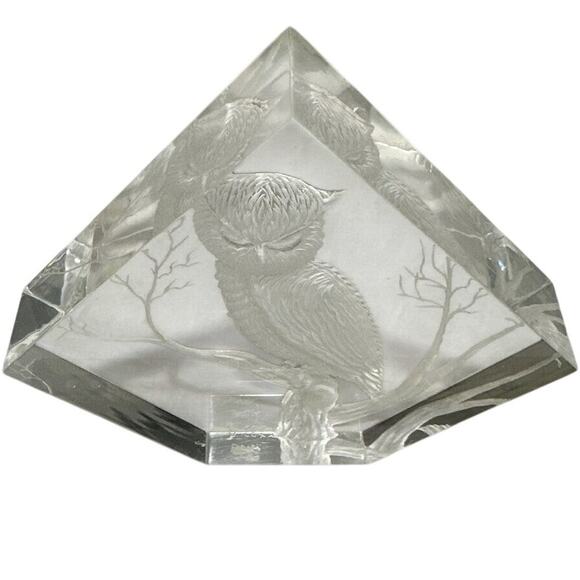 Vintage M. COX Reverse Carved Owl Lucite Cube Sculpture Paperweight Signed - Picture 9 of 11